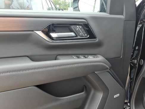 New 2026 GMC Yukon XL Denali w/ Advanced Technology Package AWD/4WD image 13