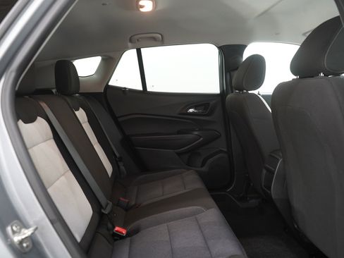 Used 2024 Chevrolet Trax LS w/ LS Convenience Package image 12