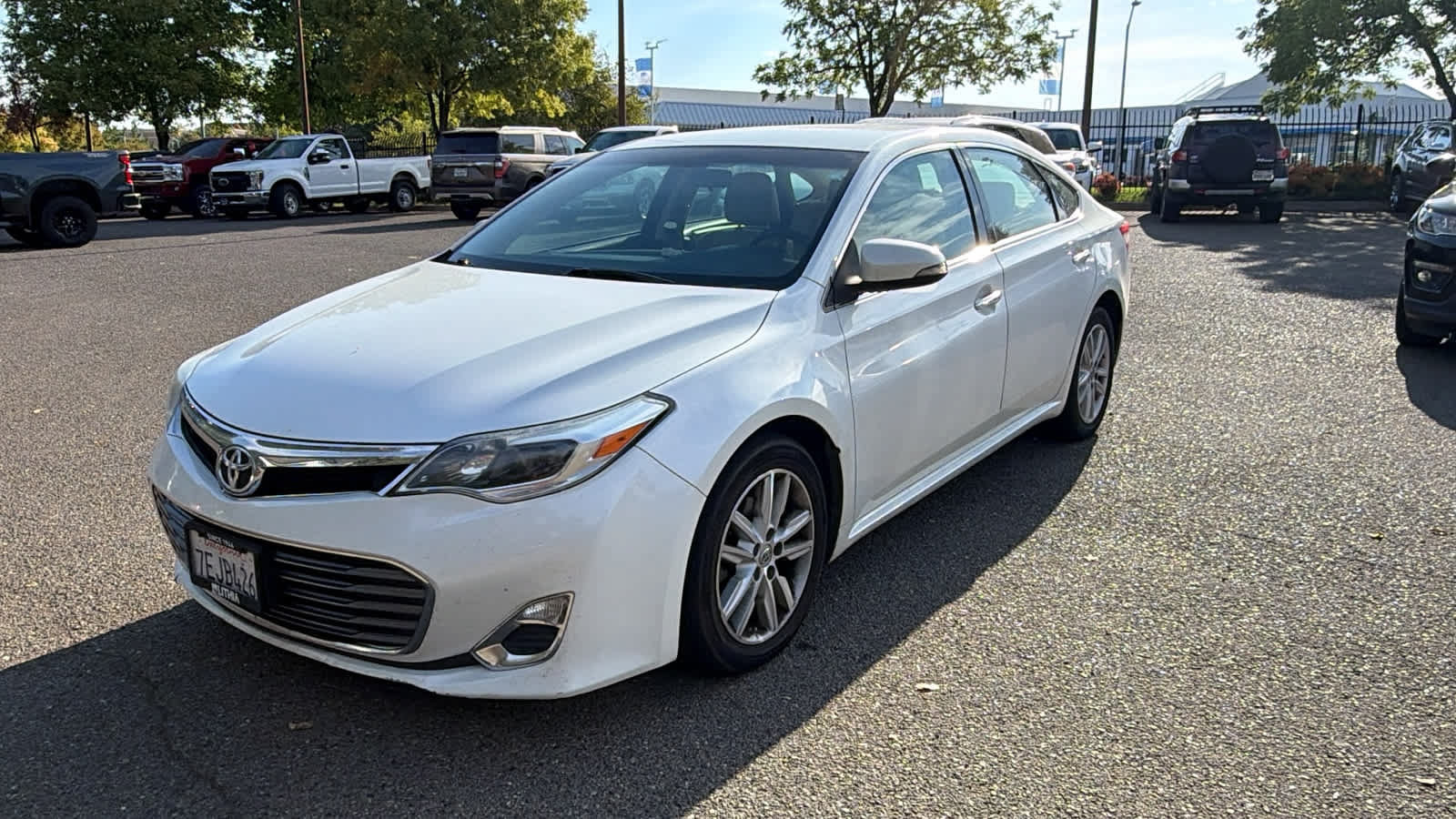 Used 2014 Toyota Avalon XLE FWD image 1