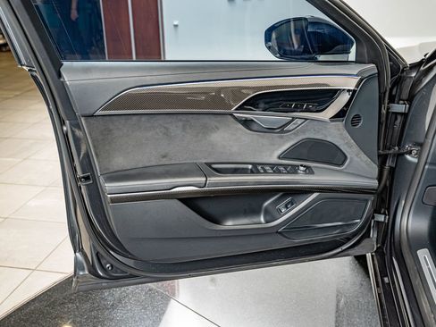 Used 2022 Audi S8 AWD/4WD image 22