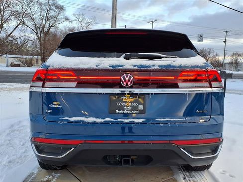 Used 2025 Volkswagen Atlas Cross Sport SE image 8