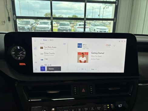 Used 2025 Lexus ES 350 w/ Premium Package FWD image 19