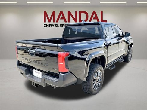 Used 2025 Toyota Tacoma SR AWD/4WD image 5