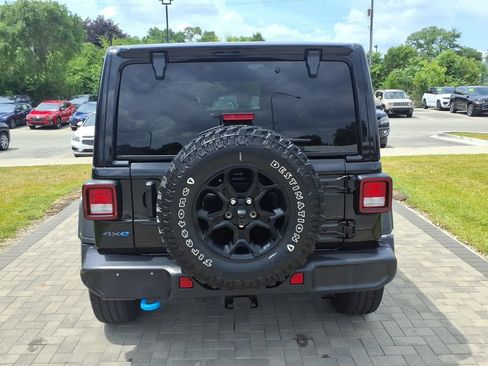 Used 2023 Jeep Wrangler Unlimited w/ Sun & Screen Package AWD/4WD image 7
