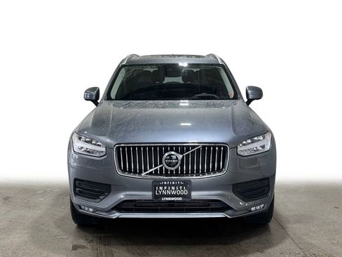 Used 2020 Volvo XC90 T5 Momentum image 2