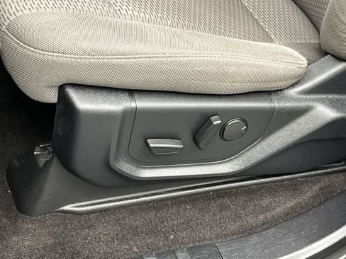 Used 2019 Ford F150 XLT w/ Equipment Group 302A Luxury AWD/4WD image 13