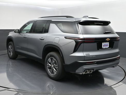 New 2026 Chevrolet Traverse LT w/ Driver Confidence Package FWD image 5