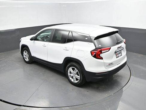 Used 2024 GMC Terrain SLE FWD image 30