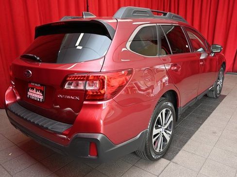 Used 2018 Subaru Outback 2.5i Limited image 7