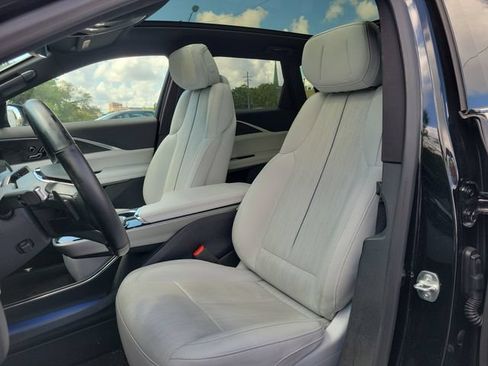 Certified 2024 Cadillac Lyriq Luxury AWD/4WD image 24
