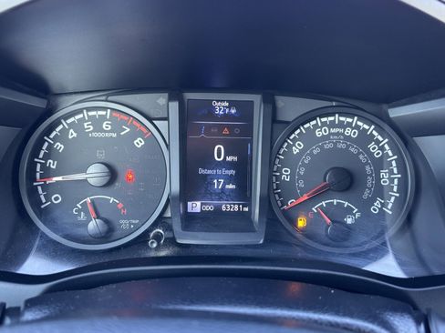 Used 2023 Toyota Tacoma SR image 6