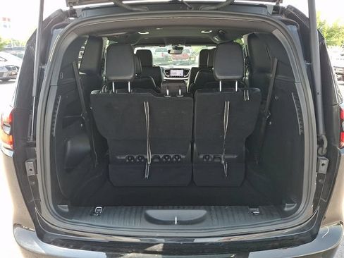 Used 2025 Chrysler Pacifica Select FWD image 29