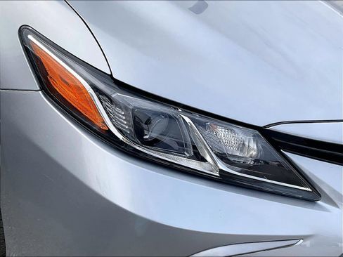 Used 2022 Toyota Camry LE image 32