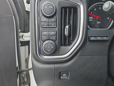 Used 2020 Chevrolet Silverado 1500 High Country w/ Technology Package image 29