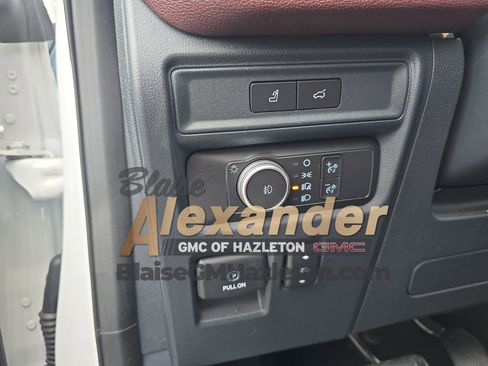 Used 2022 Ford Expedition Max Limited image 21