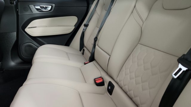 Used 2026 Volvo XC60 B5 Plus w/ Climate Package PRO AWD/4WD image 29