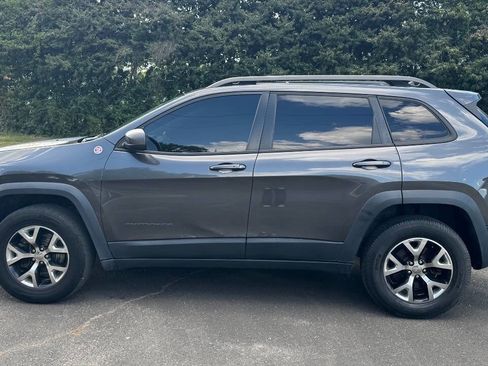 Used 2015 Jeep Cherokee Trailhawk w/ Comfort/Convenience Group image 5