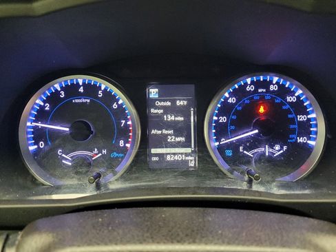 Used 2019 Toyota Highlander LE image 23