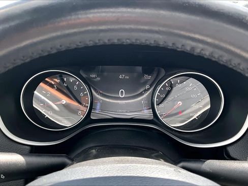 Used 2019 Jeep Compass Latitude FWD image 24