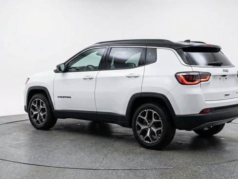 Used 2025 Jeep Compass Limited AWD/4WD image 6