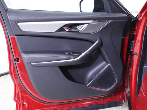 Used 2026 Jaguar F-PACE R-Dynamic S image 18