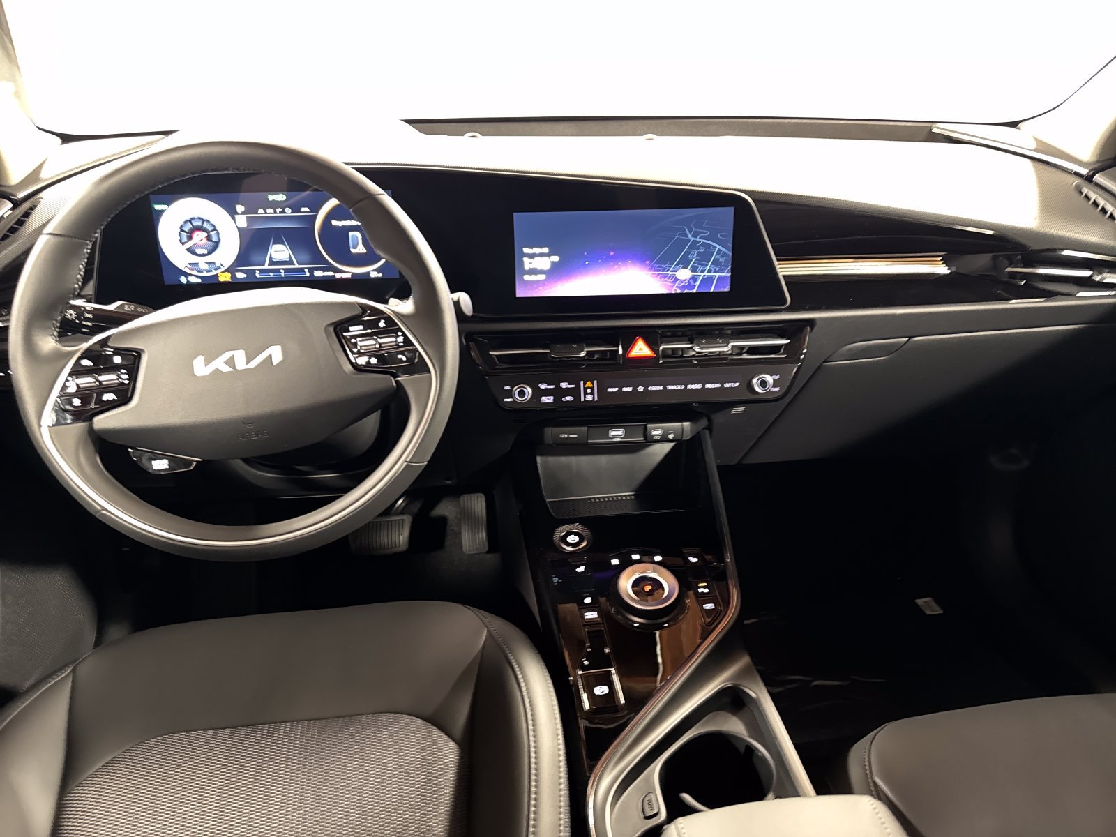 New 2026 Kia Niro Wind w/ Wind Preserve Package FWD image 4