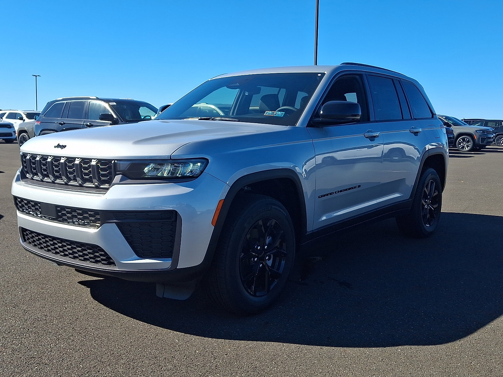 New 2026 Jeep Grand Cherokee Altitude AWD/4WD image 2