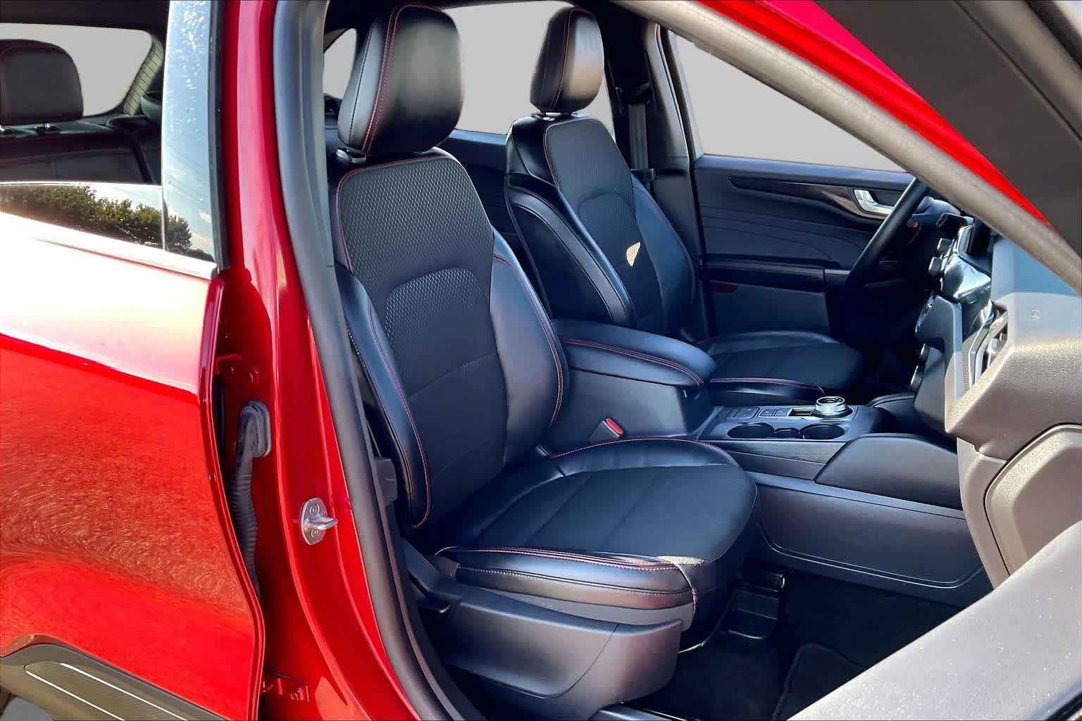 Used 2025 Ford Escape ST-Line FWD image 9