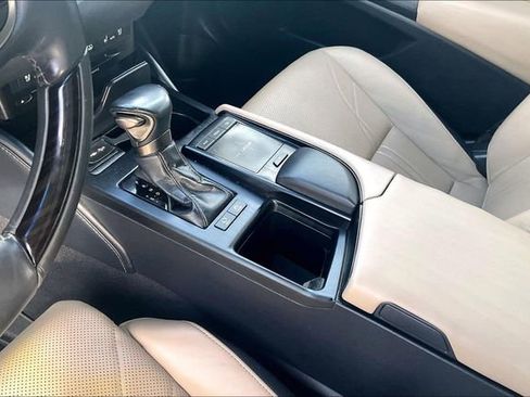 Used 2019 Lexus ES 300h w/ Accessory Package 2 image 15