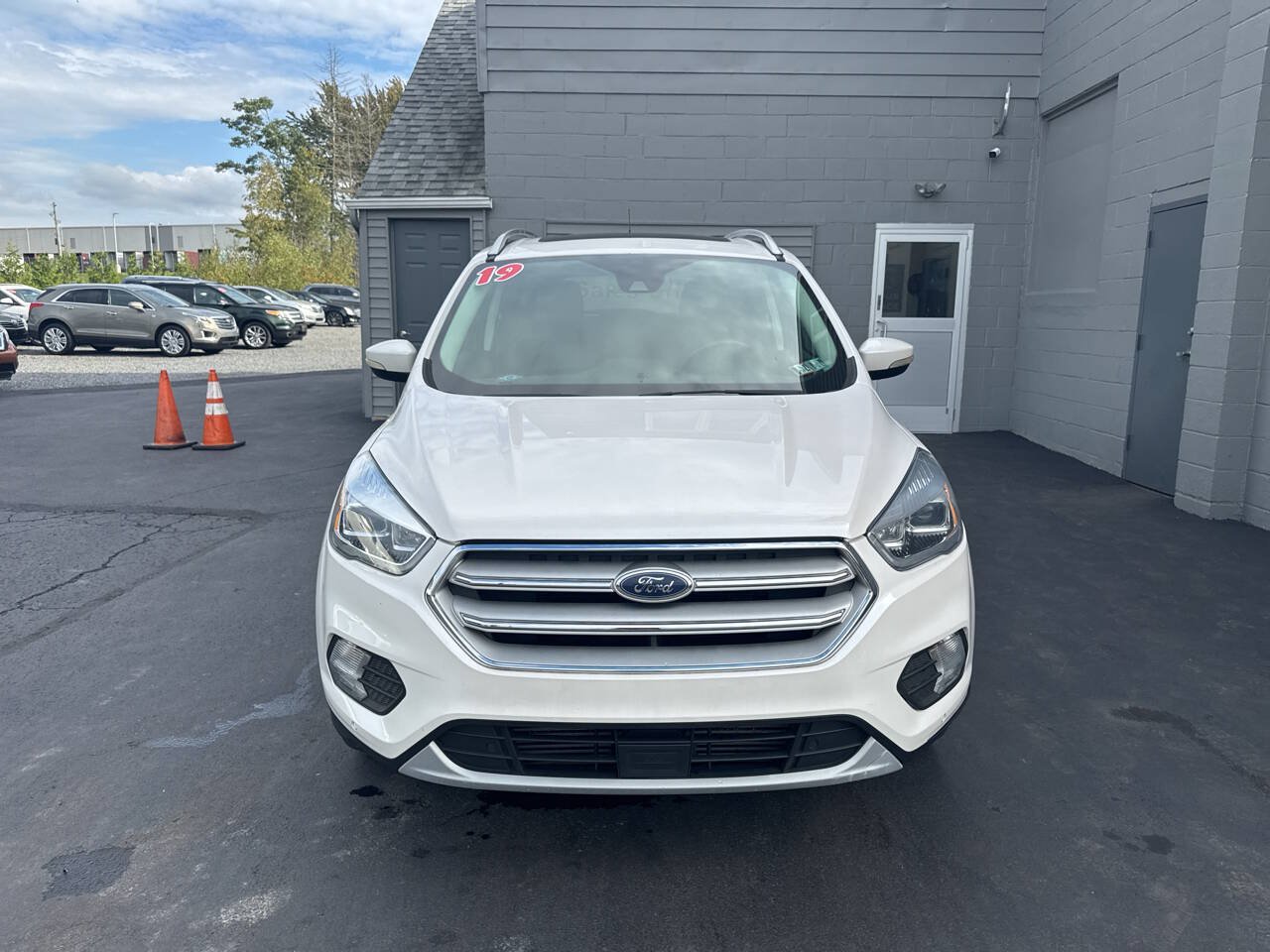 Used 2019 Ford Escape Titanium AWD/4WD image 2