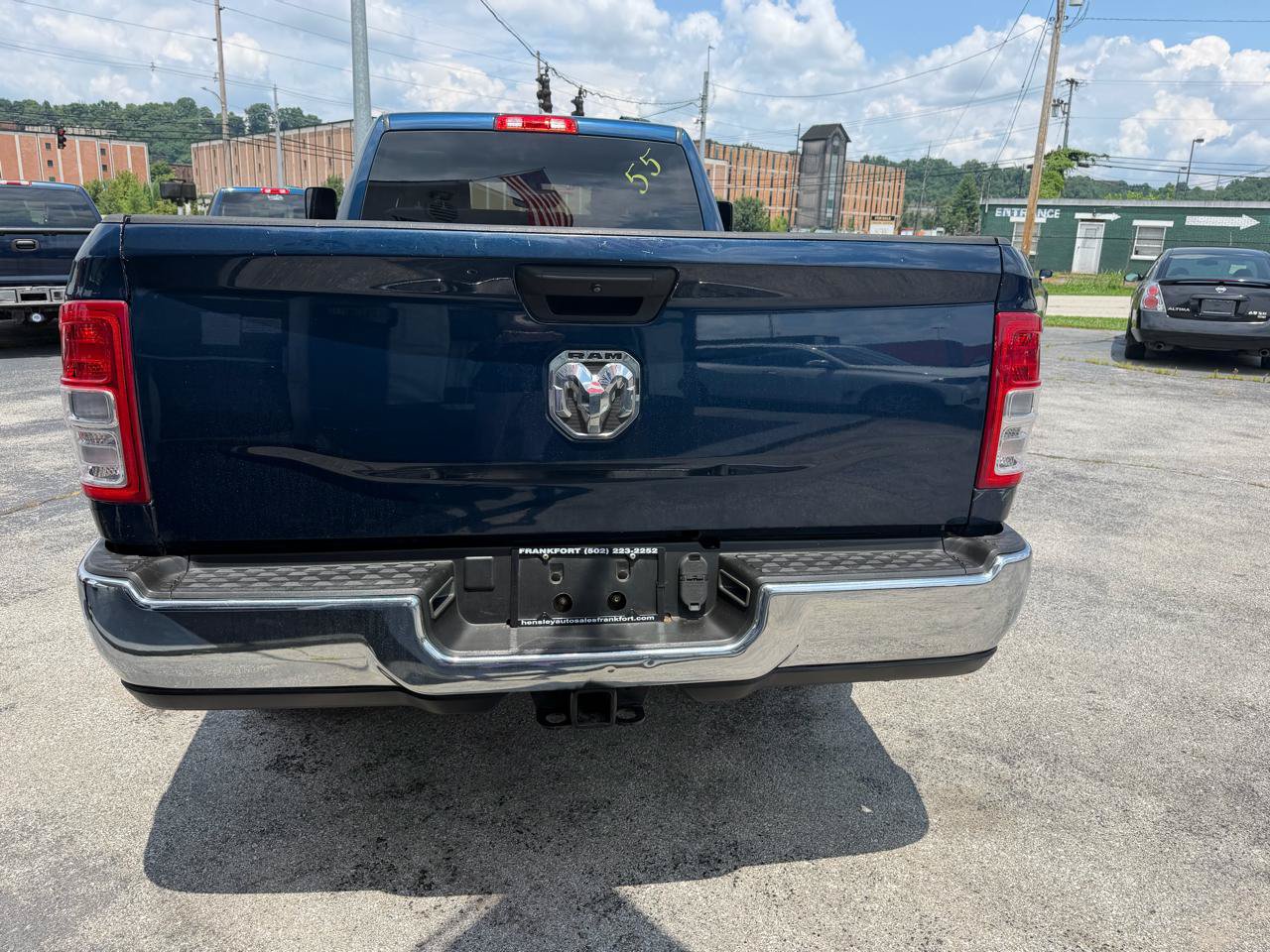 Used 2022 RAM 2500 Tradesman w/ Chrome Appearance Group RWD image 4