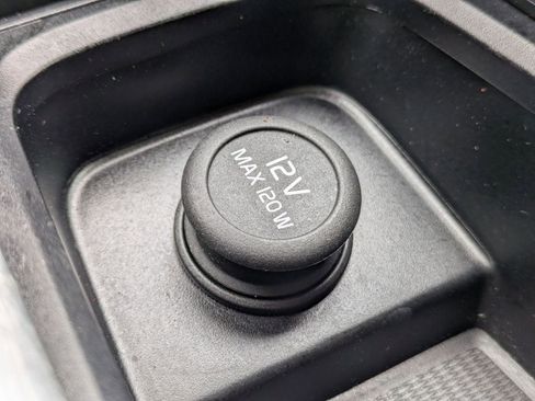 Used 2024 Volvo XC60 B5 Core image 27