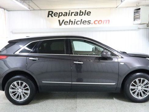 Used 2017 Cadillac XT5 Luxury w/ Driver Awareness Package image 4