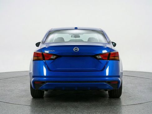 Used 2025 Nissan Altima 2.5 SV image 7