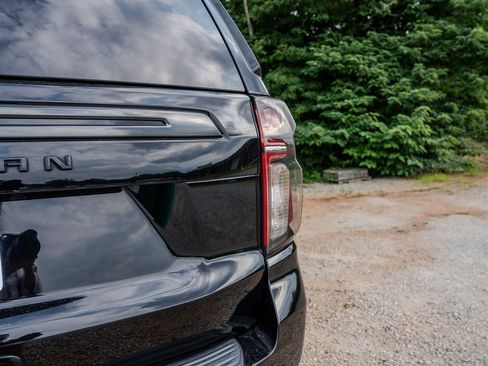 Used 2021 Chevrolet Suburban Z71 AWD/4WD image 11