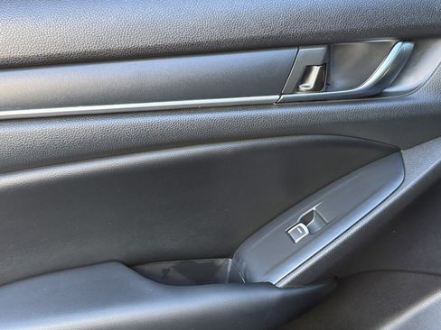 Used 2018 Honda Accord Sport image 24