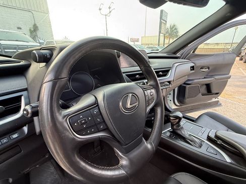 Used 2021 Lexus UX 200 w/ Premium Package FWD image 24