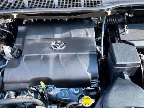 Used 2015 Toyota Sienna LE FWD image 31