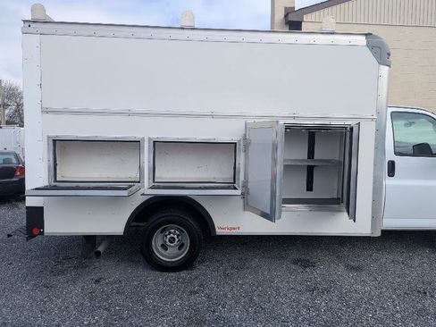 Used 2022 GMC Savana 3500 w/ Power Convenience Package image 14