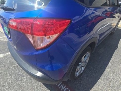 Used 2018 Honda HR-V LX image 8