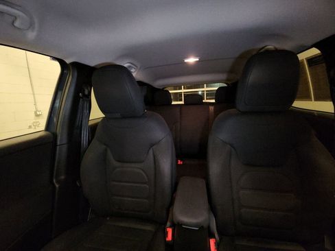 Used 2020 Jeep Renegade Latitude w/ Cold Weather Group AWD/4WD image 34