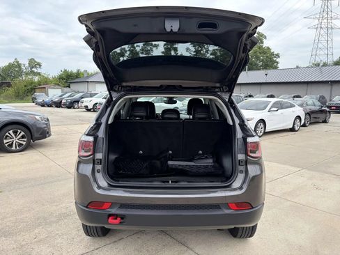 Used 2018 Jeep Compass Trailhawk w/ Leather Interior Group AWD/4WD image 23