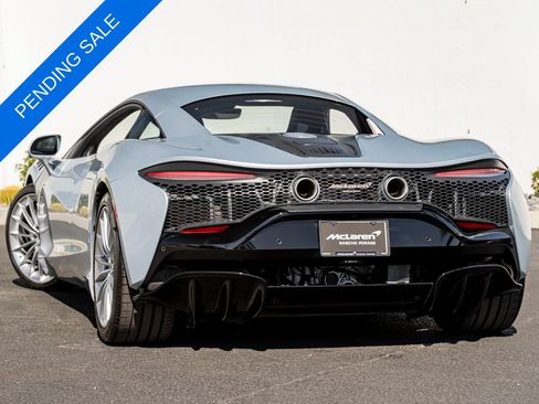 Used 2025 McLaren Artura RWD image 10