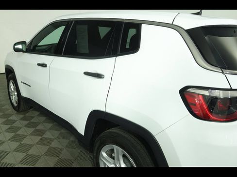 Used 2023 Jeep Compass Sport AWD/4WD image 15