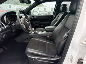 Used 2020 Jeep Grand Cherokee Altitude AWD/4WD image 3