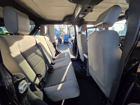 Used 2008 Jeep Wrangler Unlimited Sahara w/ Trailer Tow Group image 16