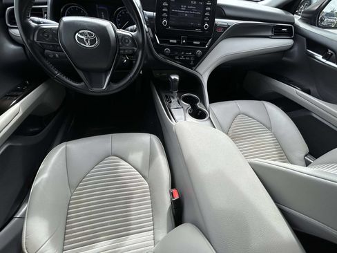 Used 2021 Toyota Camry SE FWD image 14