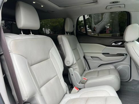 Used 2017 GMC Acadia SLT w/ LPO, Floor Liner Package AWD/4WD image 19