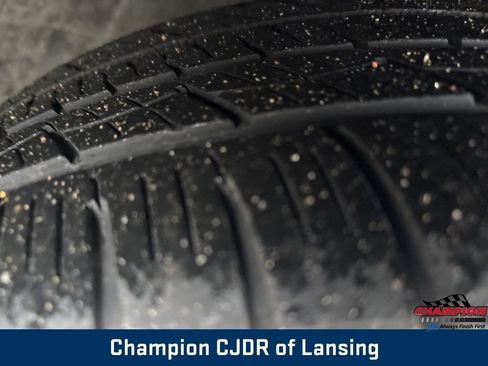 Used 2016 Chrysler Town & Country Touring image 15