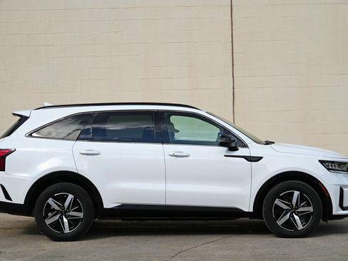 Used 2022 Kia Sorento S FWD image 49